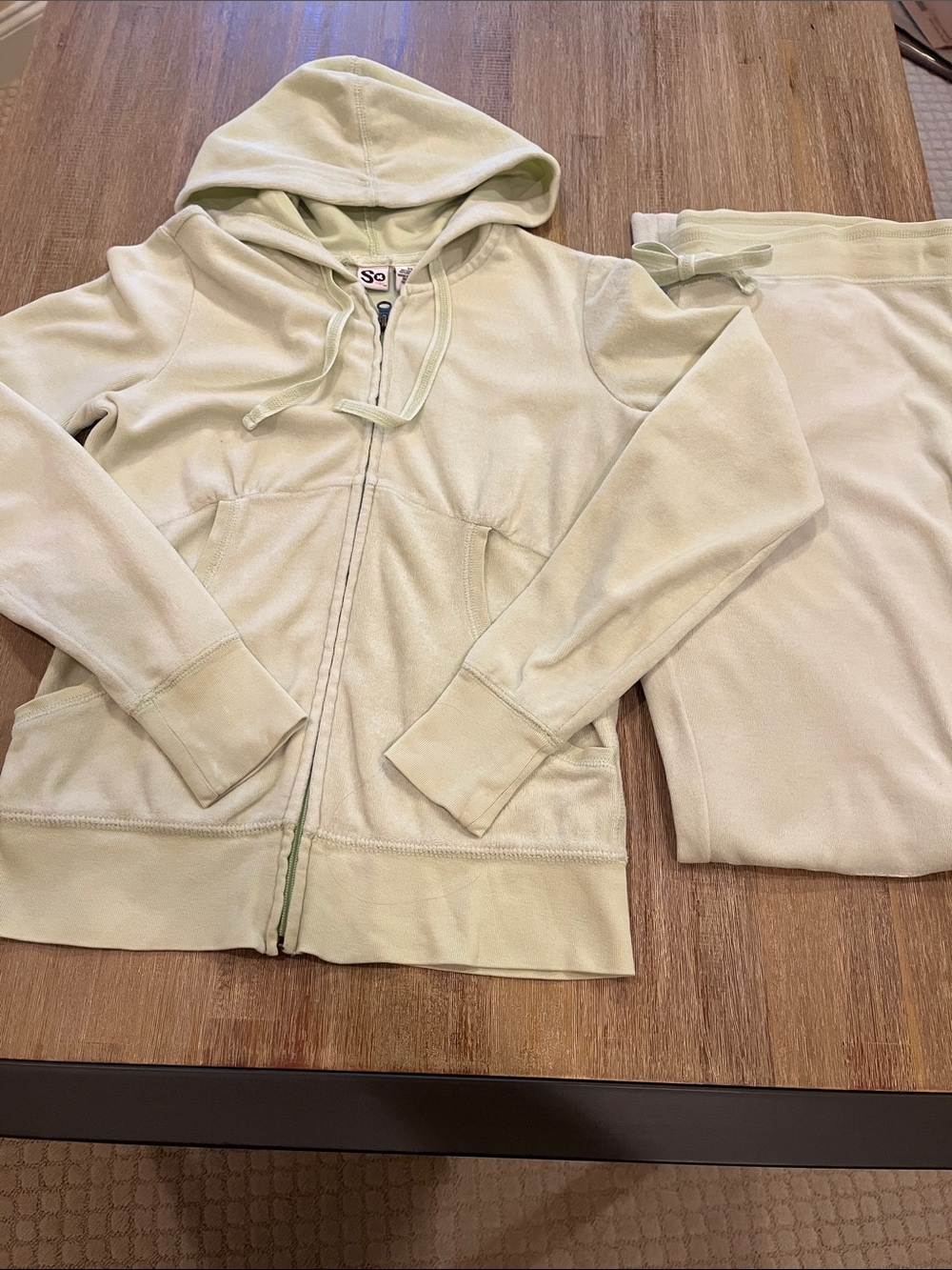 SO Velour Tracksuit Light Green